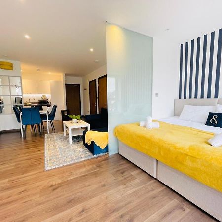 Park Street Apartment Luton By Hostaguest Exterior photo