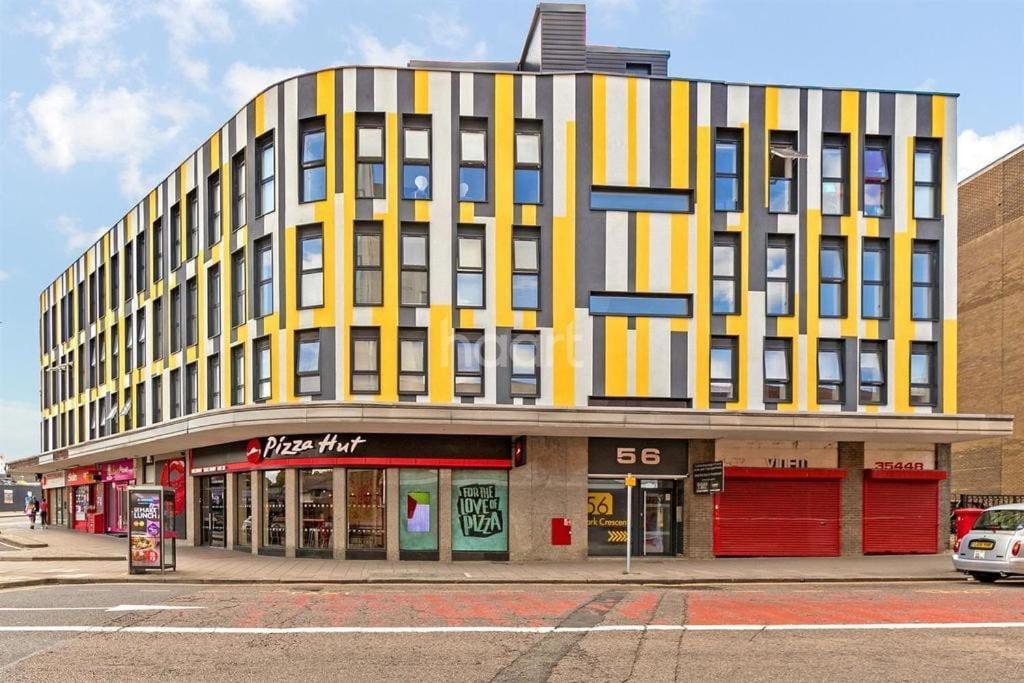 Park Street Apartment Luton By Hostaguest Exterior photo