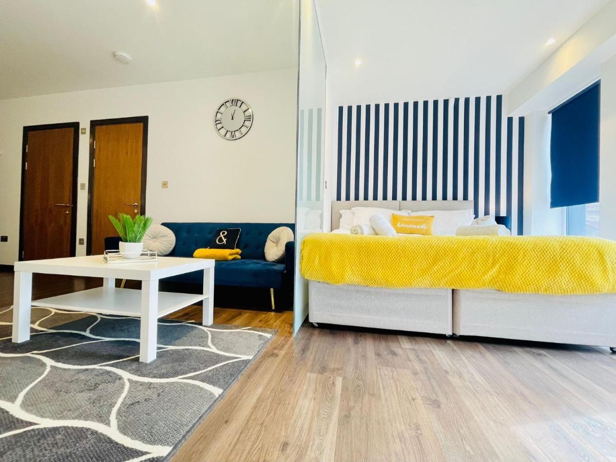 Park Street Apartment Luton By Hostaguest Exterior photo