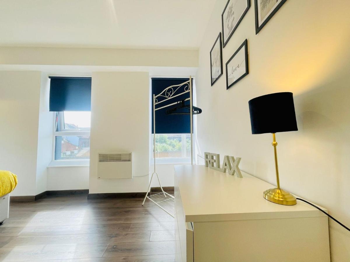 Park Street Apartment Luton By Hostaguest Exterior photo